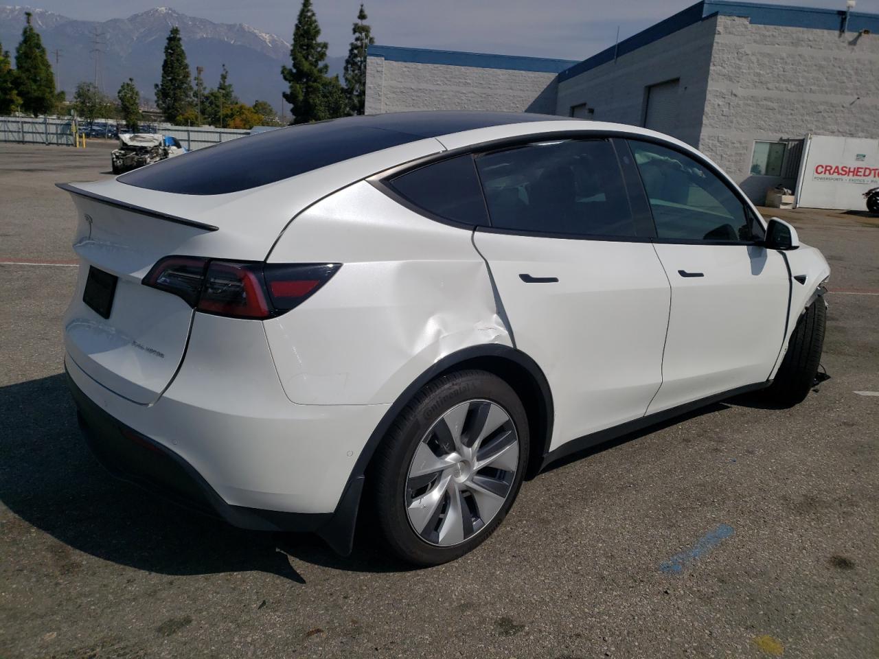 Photo 2 VIN: 5YJYGDEE5MF217657 - TESLA MODEL Y 