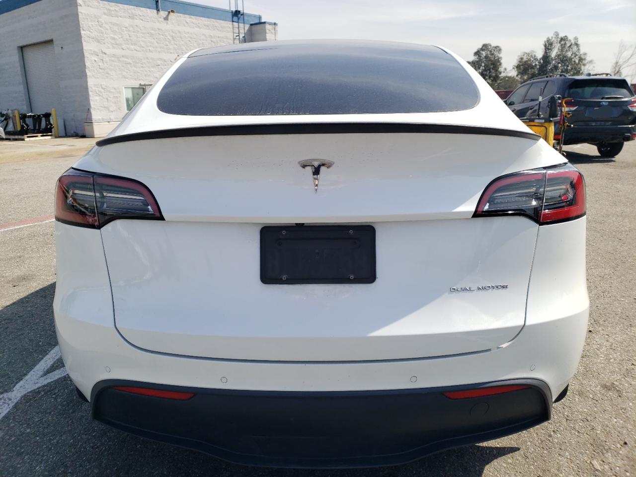 Photo 5 VIN: 5YJYGDEE5MF217657 - TESLA MODEL Y 