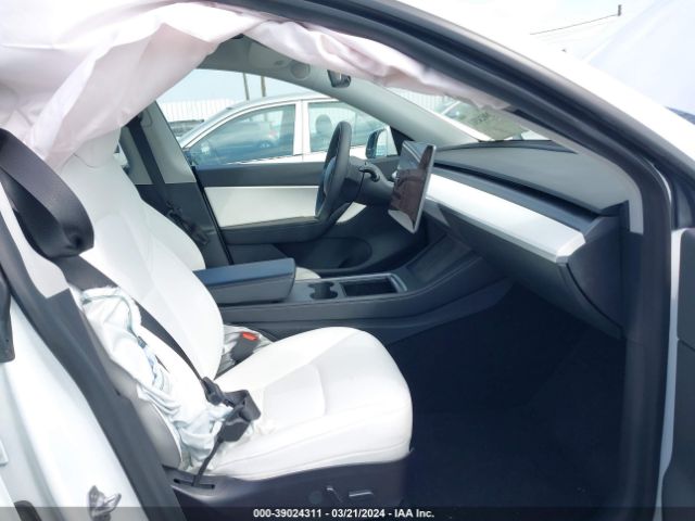 Photo 4 VIN: 5YJYGDEE5MF219859 - TESLA MODEL Y 