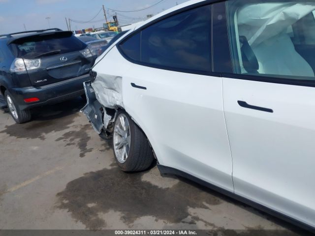 Photo 5 VIN: 5YJYGDEE5MF219859 - TESLA MODEL Y 