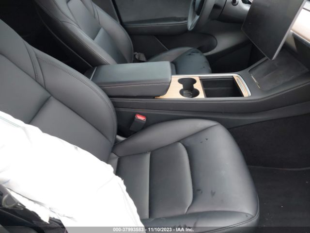 Photo 4 VIN: 5YJYGDEE5MF260931 - TESLA MODEL Y 