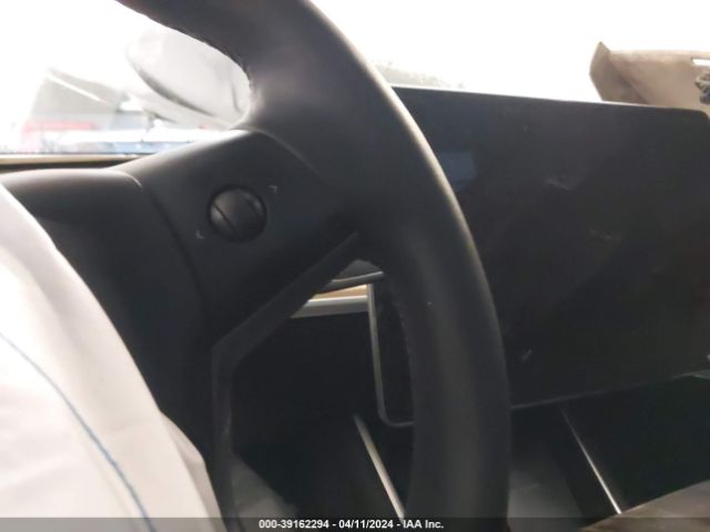 Photo 6 VIN: 5YJYGDEE6LF013514 - TESLA MODEL Y 