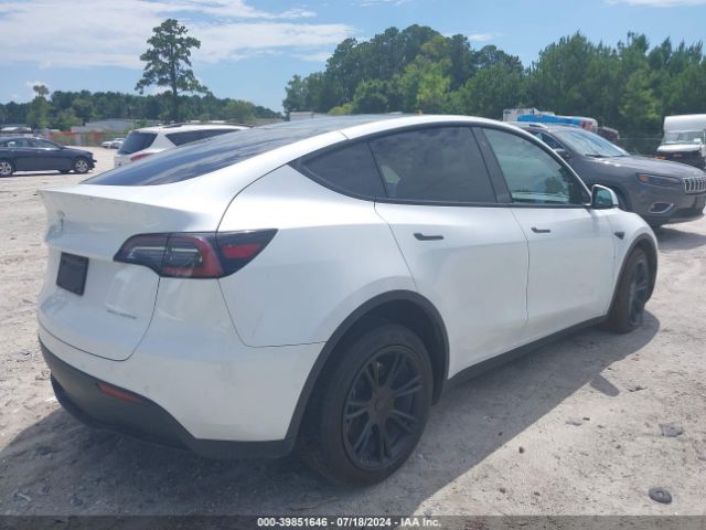 Photo 3 VIN: 5YJYGDEE6LF017028 - TESLA MODEL Y 