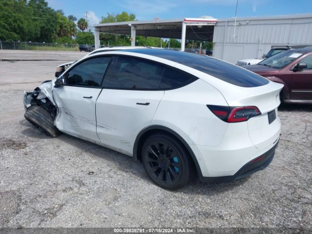 Photo 2 VIN: 5YJYGDEE6LF030894 - TESLA MODEL Y 