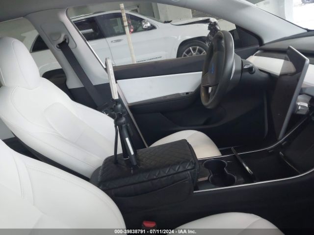 Photo 4 VIN: 5YJYGDEE6LF030894 - TESLA MODEL Y 