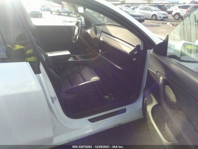 Photo 4 VIN: 5YJYGDEE6LF032046 - TESLA MODEL Y 