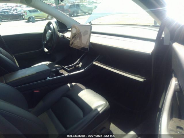 Photo 4 VIN: 5YJYGDEE6LF038042 - TESLA MODEL Y 