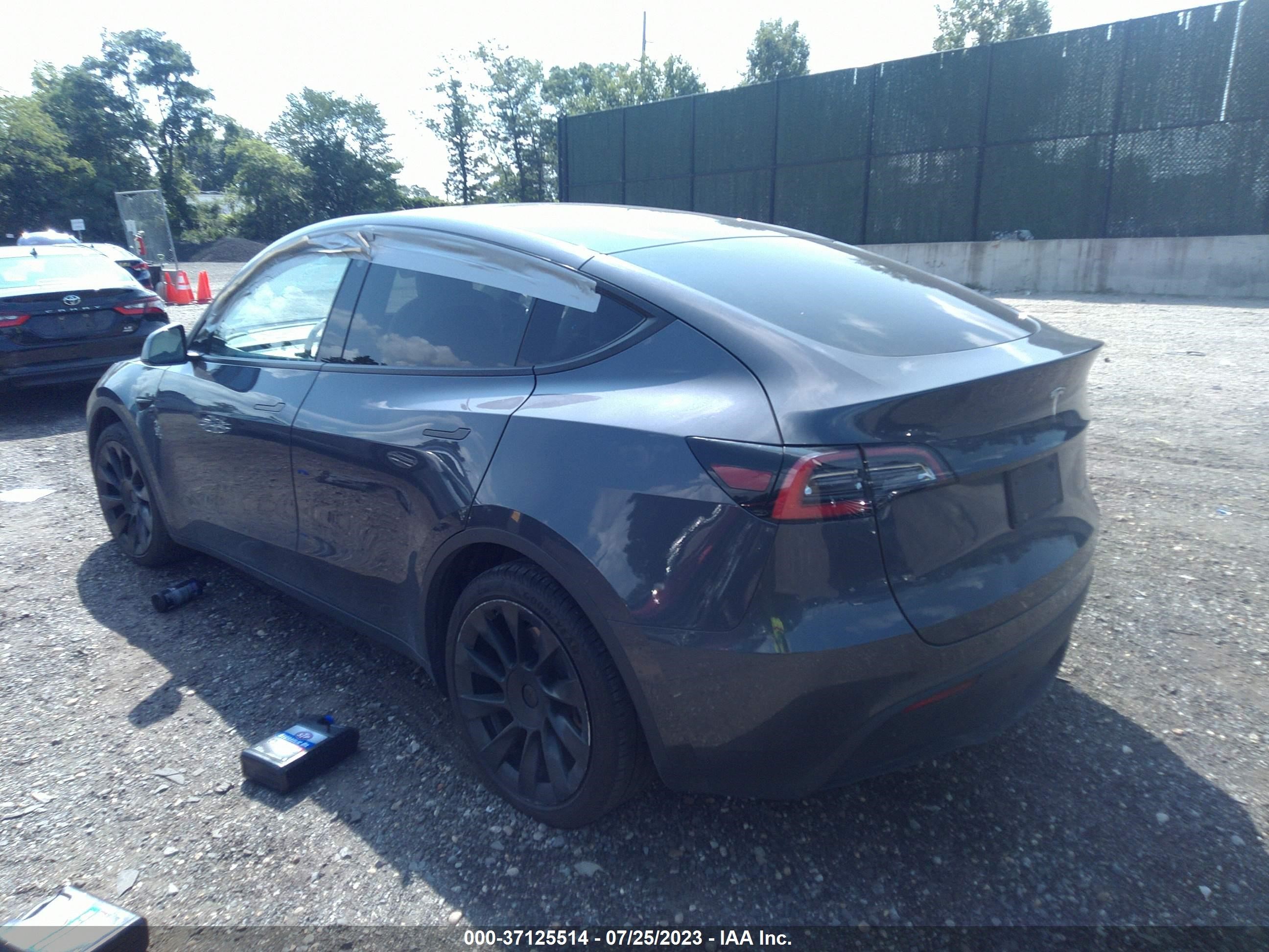 Photo 2 VIN: 5YJYGDEE6LF041099 - TESLA MODEL Y 