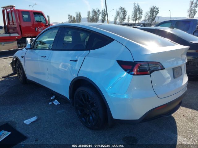 Photo 2 VIN: 5YJYGDEE6LF051616 - TESLA MODEL Y 