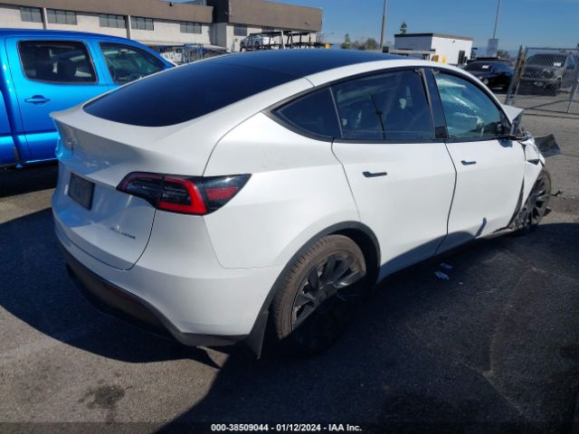 Photo 3 VIN: 5YJYGDEE6LF051616 - TESLA MODEL Y 