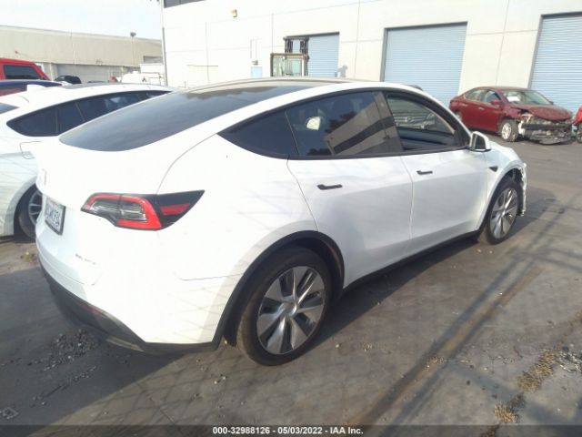 Photo 3 VIN: 5YJYGDEE6LF052894 - TESLA MODEL Y 