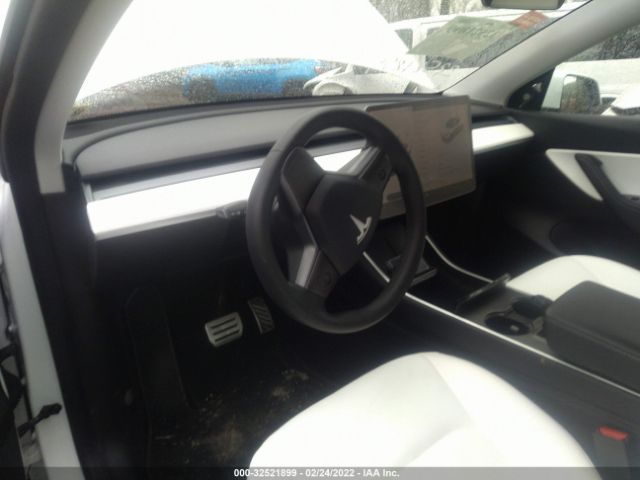 Photo 4 VIN: 5YJYGDEE6LF052961 - TESLA MODEL Y 