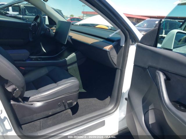 Photo 4 VIN: 5YJYGDEE6LF055567 - TESLA MODEL Y 