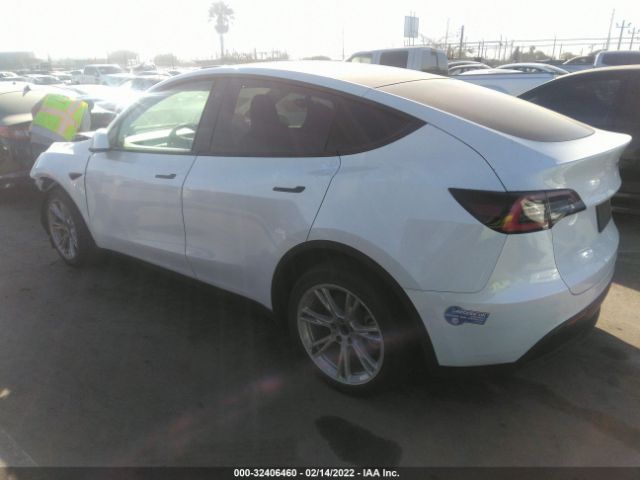 Photo 2 VIN: 5YJYGDEE6MF090448 - TESLA MODEL Y 