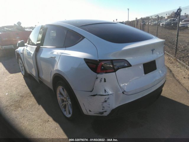 Photo 2 VIN: 5YJYGDEE6MF091440 - TESLA MODEL Y 