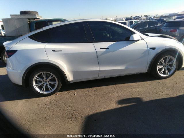 Photo 3 VIN: 5YJYGDEE6MF091440 - TESLA MODEL Y 