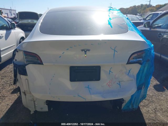 Photo 5 VIN: 5YJYGDEE6MF118121 - TESLA MODEL Y 