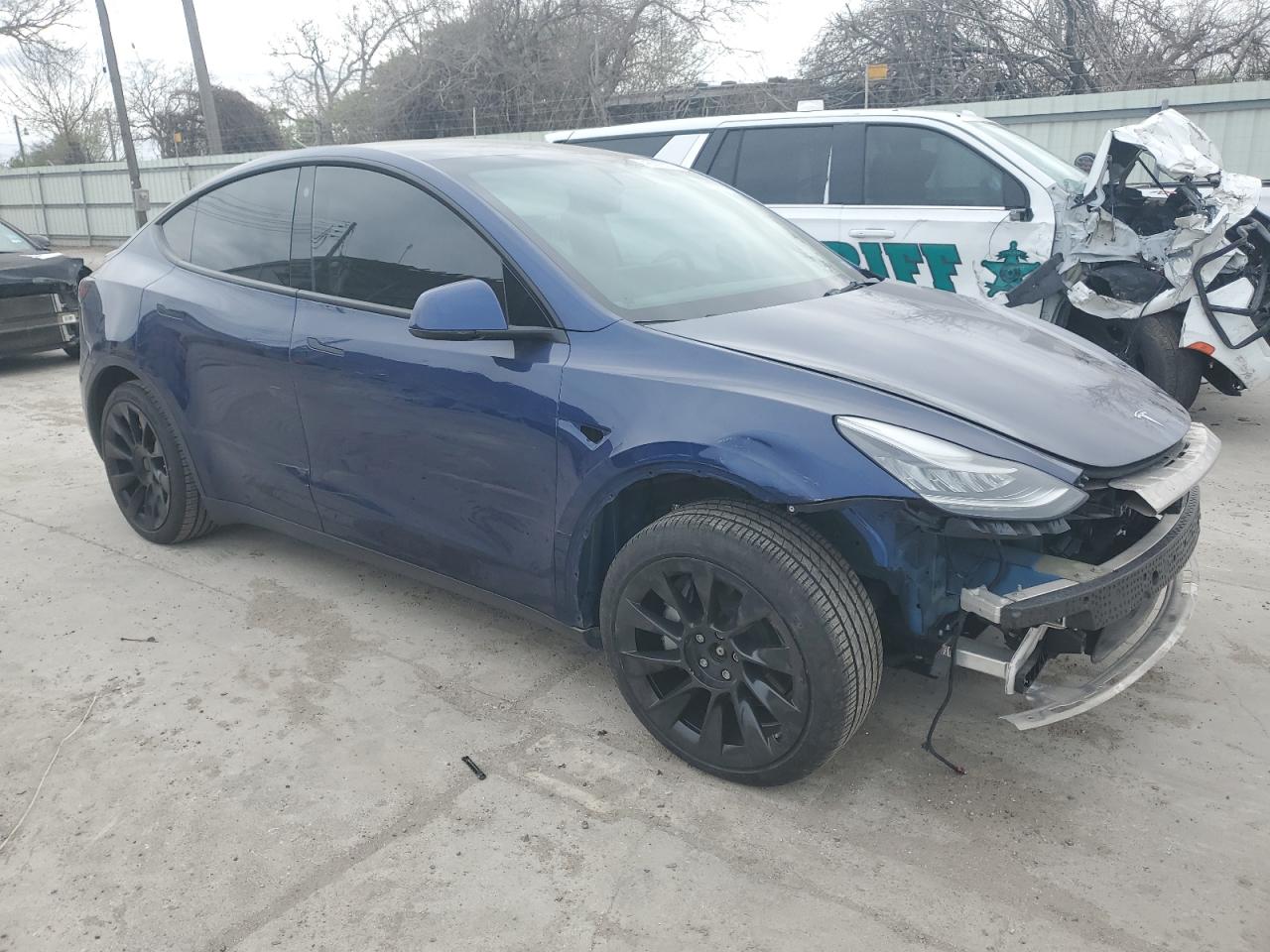 Photo 3 VIN: 5YJYGDEE6MF125487 - TESLA MODEL Y 