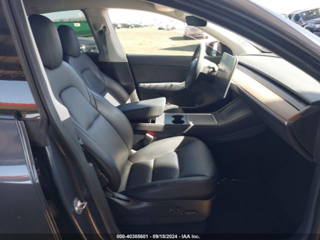 Photo 4 VIN: 5YJYGDEE6MF148428 - TESLA MODEL Y 