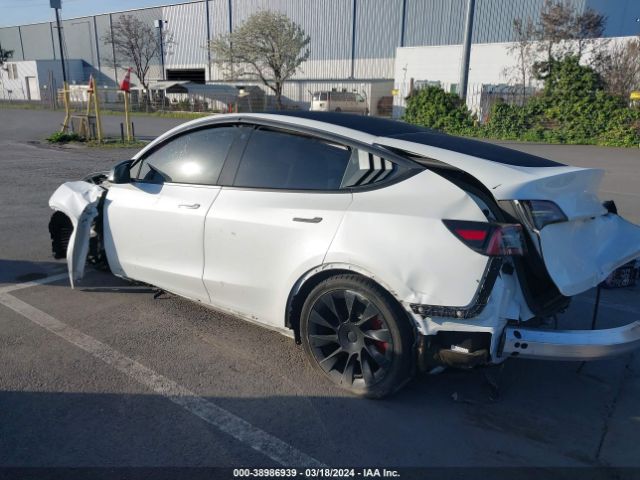 Photo 2 VIN: 5YJYGDEE6MF189335 - TESLA MODEL Y 