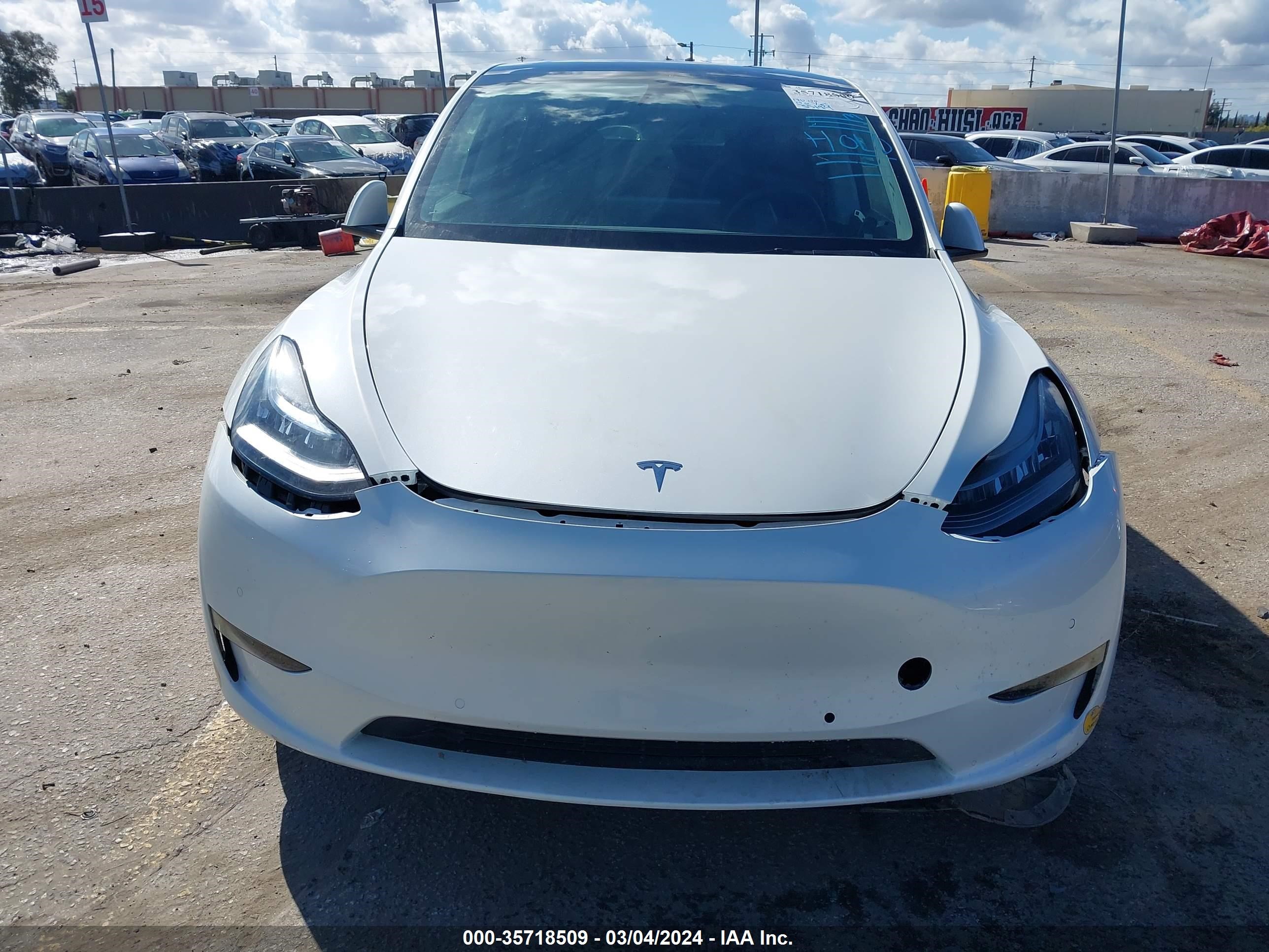 Photo 11 VIN: 5YJYGDEE6MF274949 - TESLA MODEL Y 