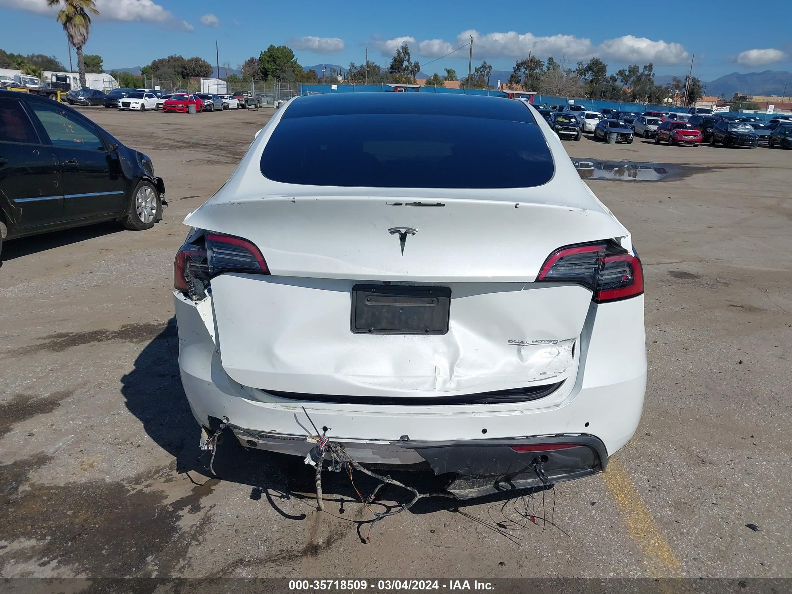 Photo 14 VIN: 5YJYGDEE6MF274949 - TESLA MODEL Y 