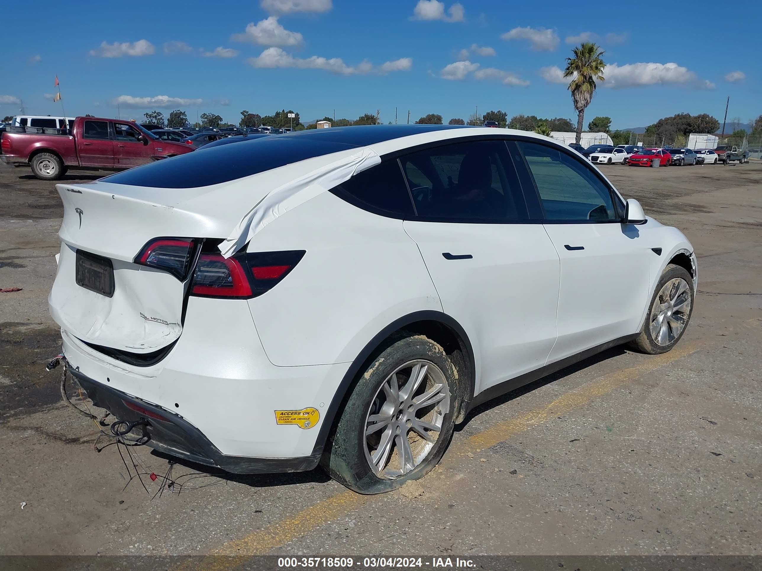 Photo 3 VIN: 5YJYGDEE6MF274949 - TESLA MODEL Y 