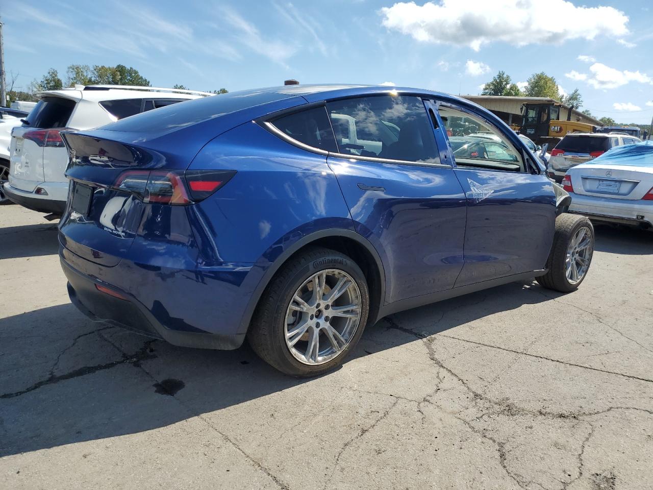 Photo 2 VIN: 5YJYGDEE6MF311658 - TESLA MODEL Y 