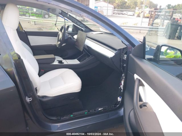 Photo 4 VIN: 5YJYGDEE7LF049728 - TESLA MODEL Y 