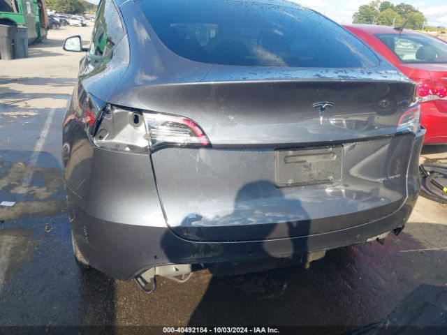 Photo 5 VIN: 5YJYGDEE7LF049728 - TESLA MODEL Y 