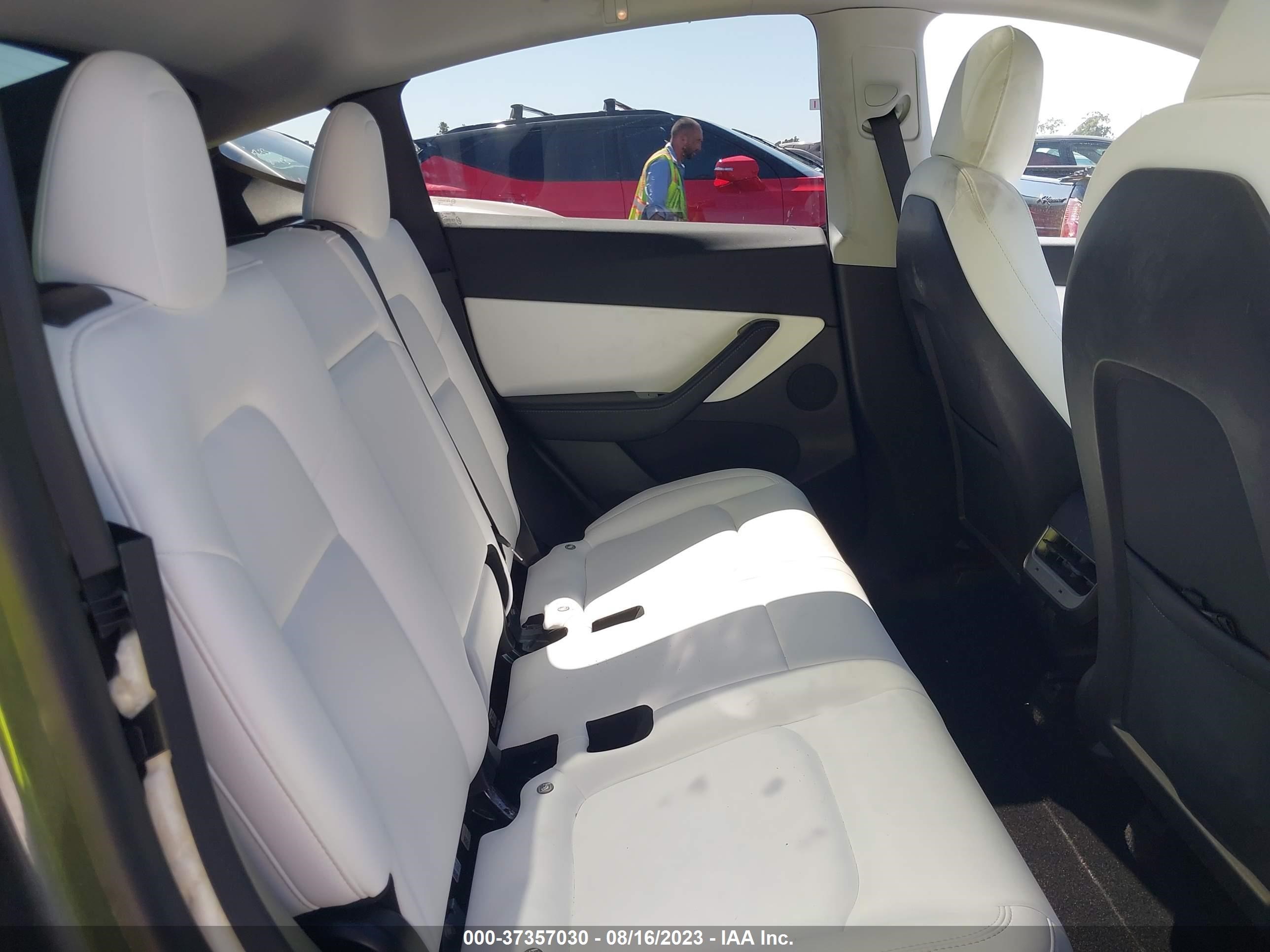 Photo 7 VIN: 5YJYGDEE7LF052032 - TESLA MODEL Y 