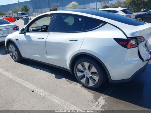 Photo 2 VIN: 5YJYGDEE7LF054475 - TESLA MODEL Y 