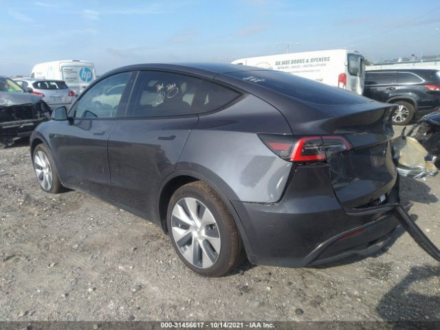 Photo 2 VIN: 5YJYGDEE7MF060553 - TESLA MODEL Y 