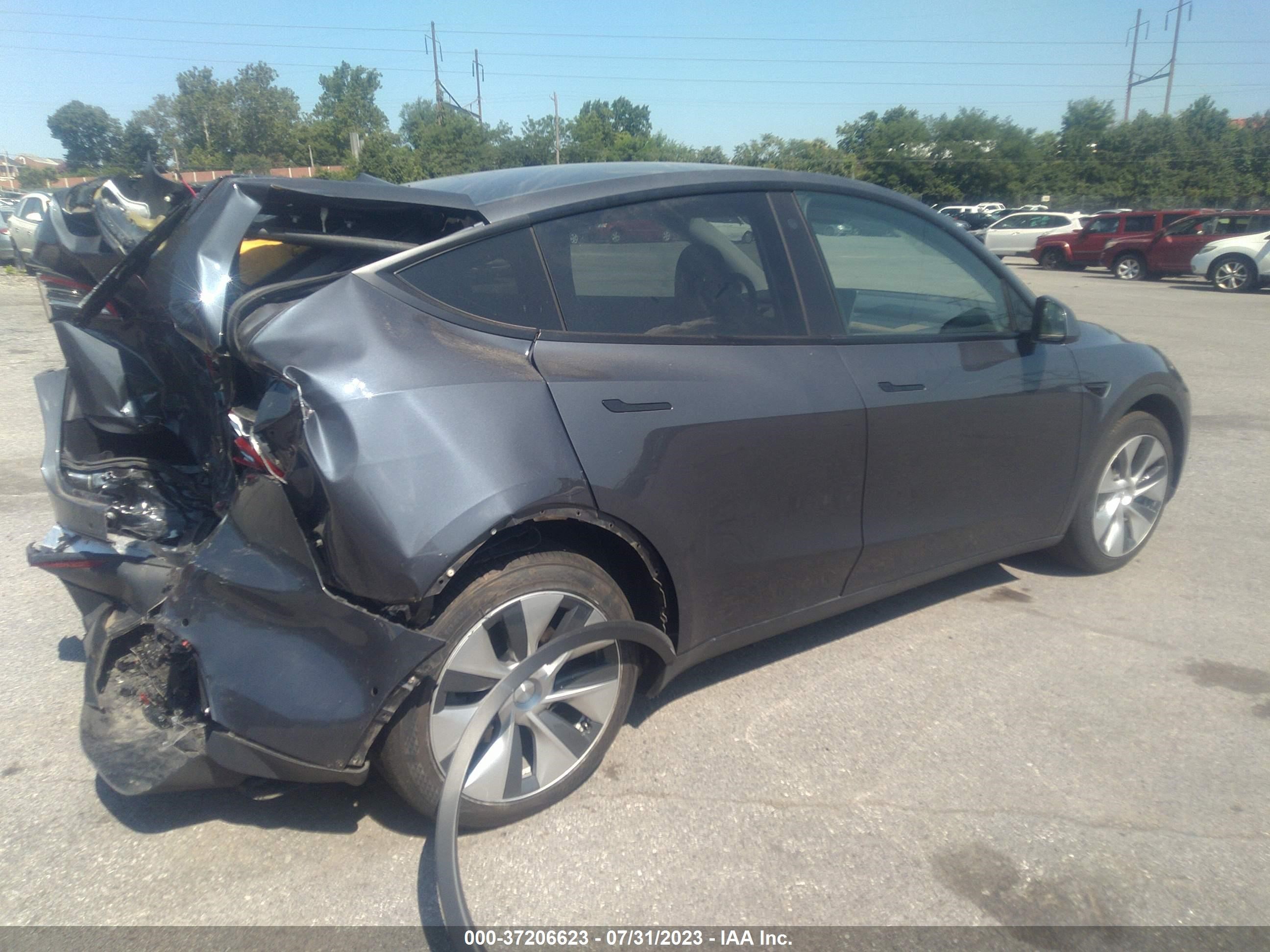 Photo 3 VIN: 5YJYGDEE7MF086621 - TESLA MODEL Y 