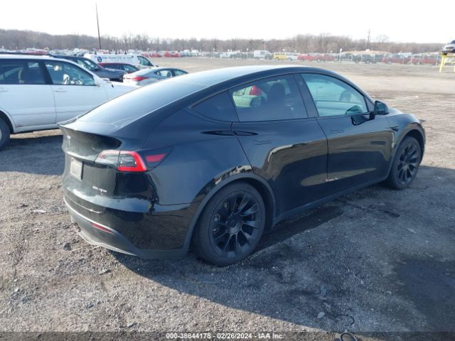 Photo 3 VIN: 5YJYGDEE7MF107922 - TESLA MODEL Y 