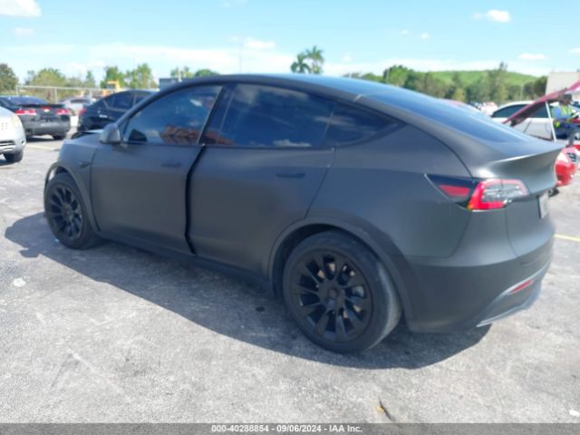 Photo 2 VIN: 5YJYGDEE7MF125742 - TESLA MODEL Y 