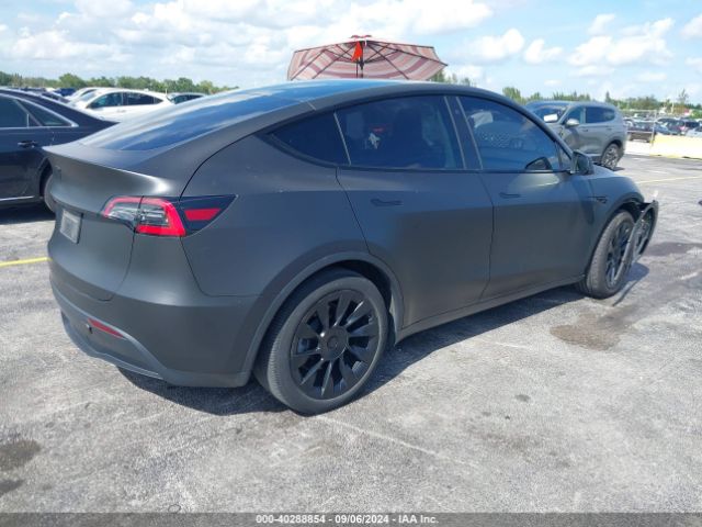 Photo 3 VIN: 5YJYGDEE7MF125742 - TESLA MODEL Y 