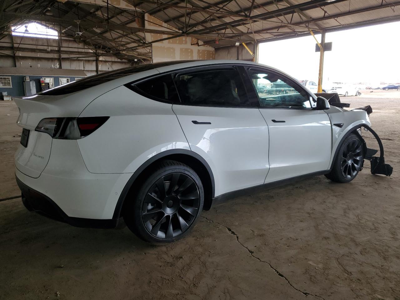 Photo 2 VIN: 5YJYGDEE7MF200200 - TESLA MODEL Y 