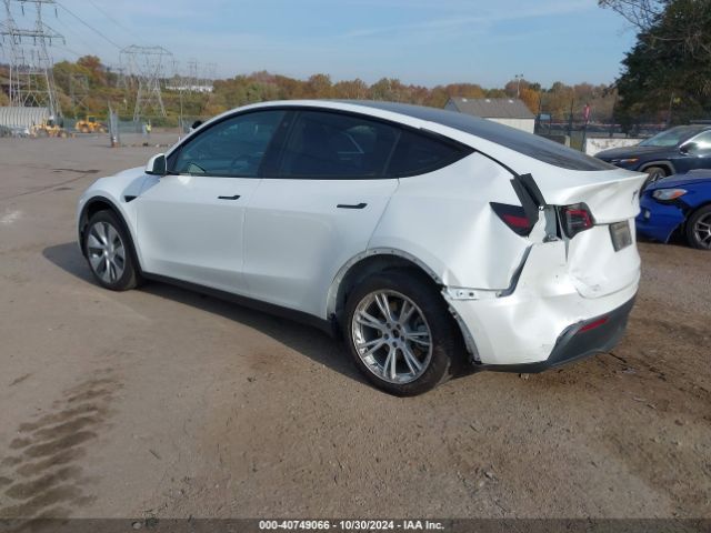 Photo 2 VIN: 5YJYGDEE7MF208748 - TESLA MODEL Y 