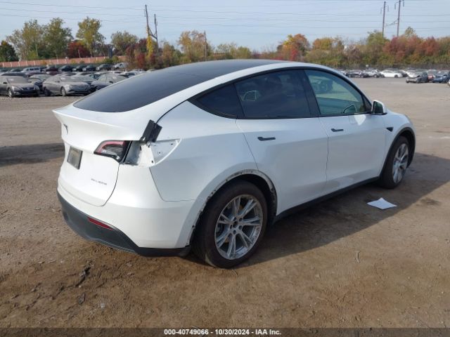 Photo 3 VIN: 5YJYGDEE7MF208748 - TESLA MODEL Y 