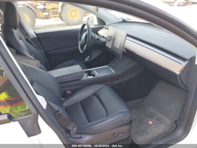 Photo 4 VIN: 5YJYGDEE7MF208748 - TESLA MODEL Y 