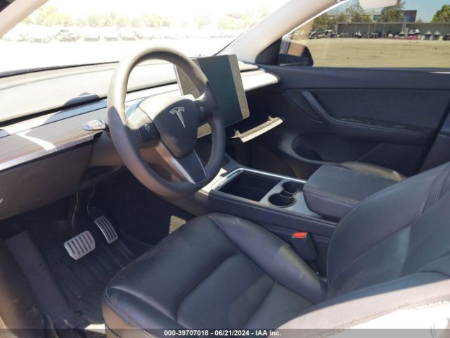 Photo 4 VIN: 5YJYGDEE7MF274197 - TESLA MODEL Y 