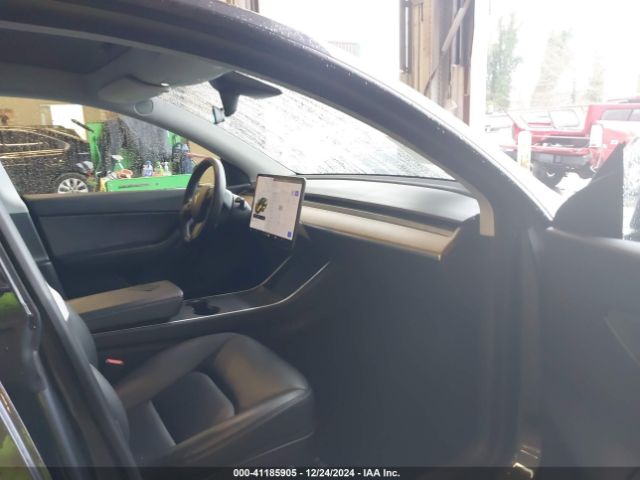 Photo 4 VIN: 5YJYGDEE8LF008945 - TESLA MODEL Y 