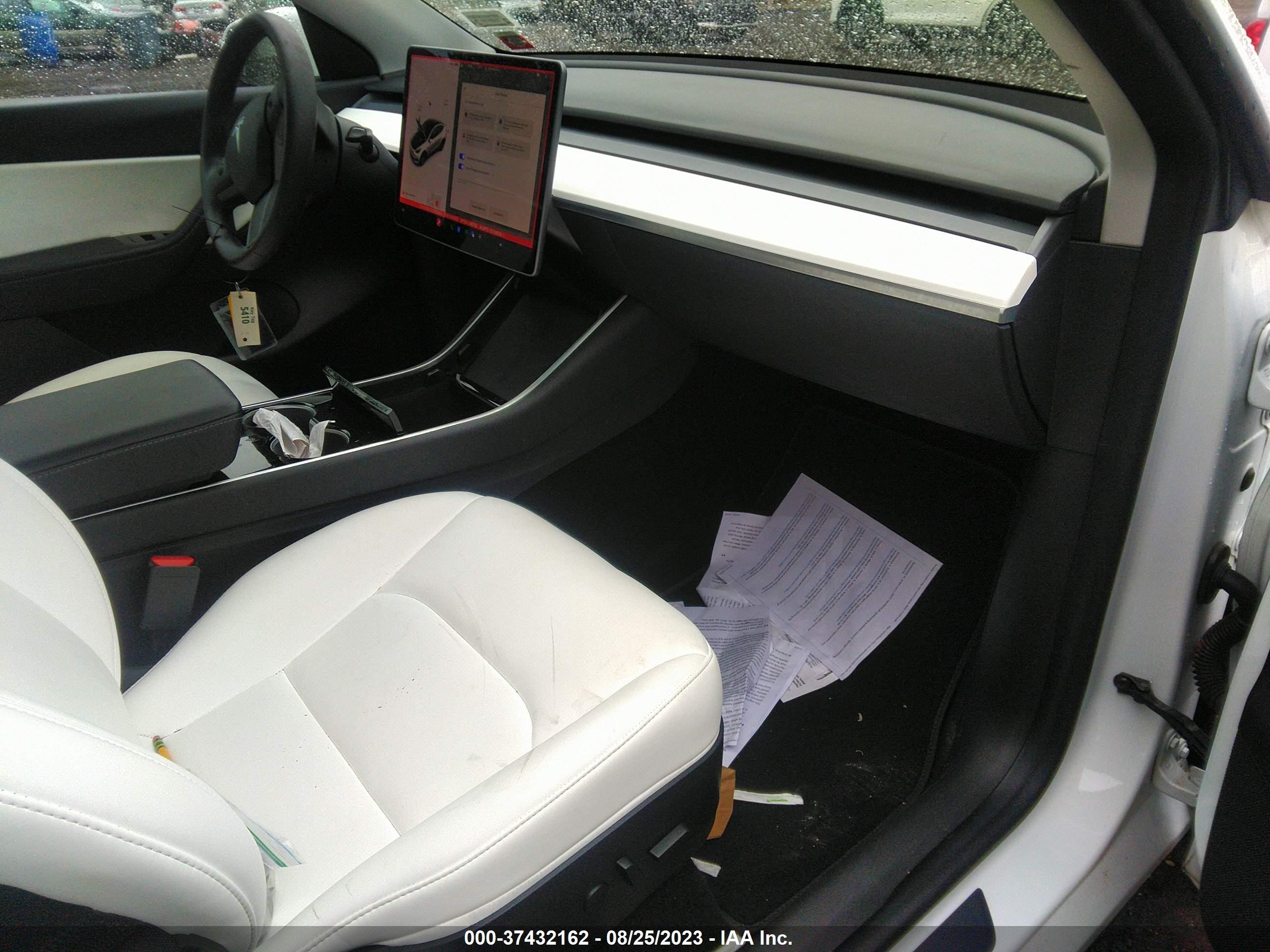 Photo 4 VIN: 5YJYGDEE8LF027480 - TESLA MODEL Y 