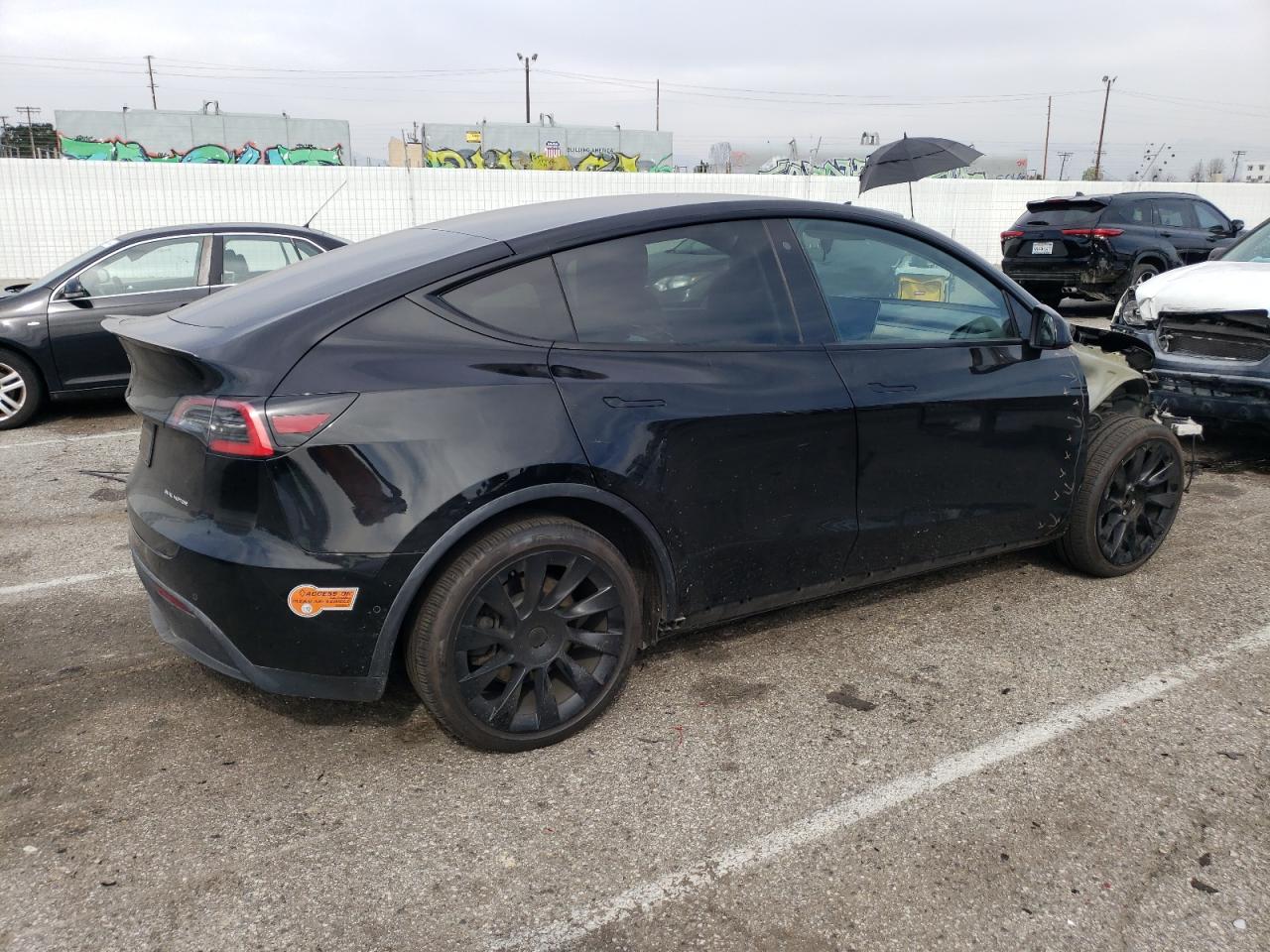 Photo 2 VIN: 5YJYGDEE8LF052301 - TESLA MODEL Y 