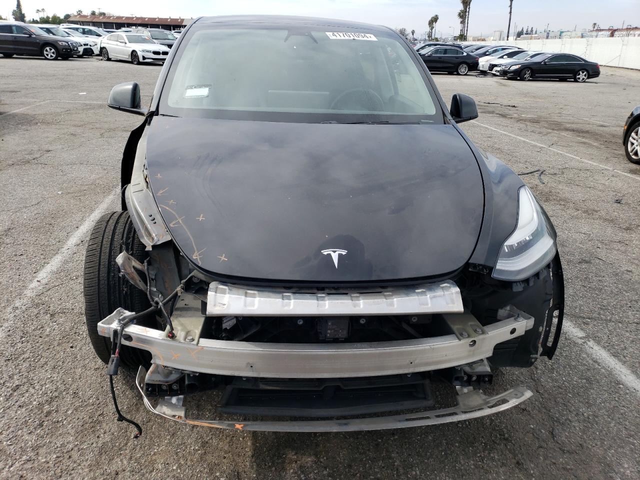 Photo 4 VIN: 5YJYGDEE8LF052301 - TESLA MODEL Y 