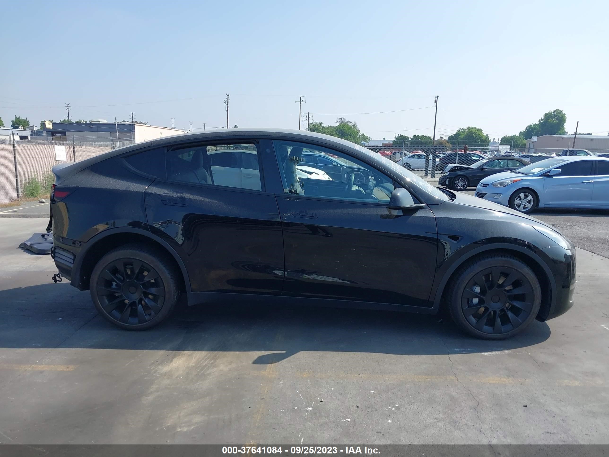 Photo 12 VIN: 5YJYGDEE8LF059748 - TESLA MODEL Y 