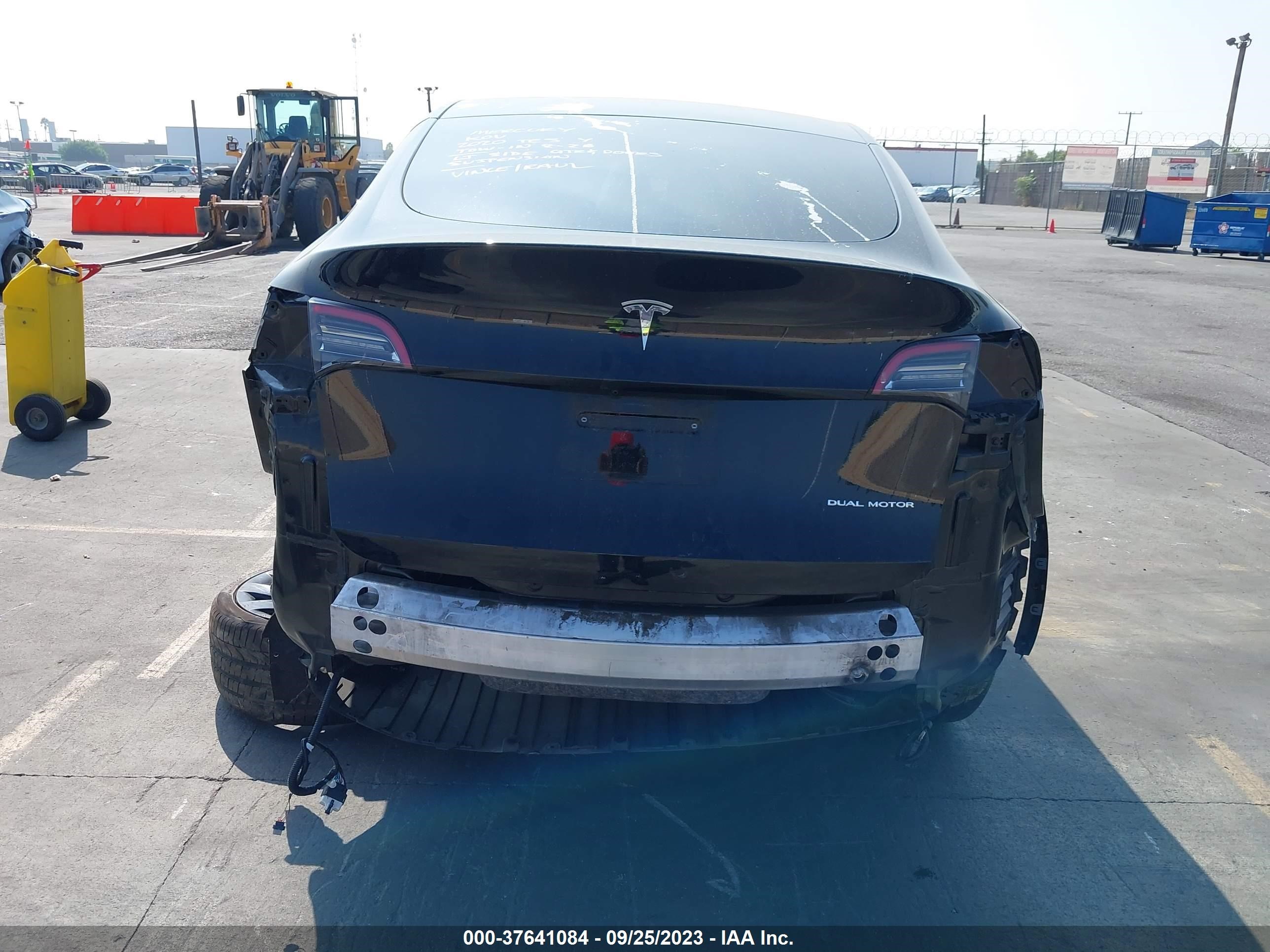 Photo 15 VIN: 5YJYGDEE8LF059748 - TESLA MODEL Y 