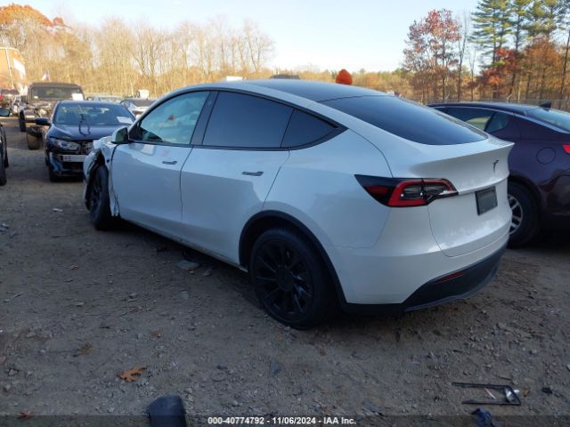 Photo 2 VIN: 5YJYGDEE8MF075417 - TESLA MODEL Y 