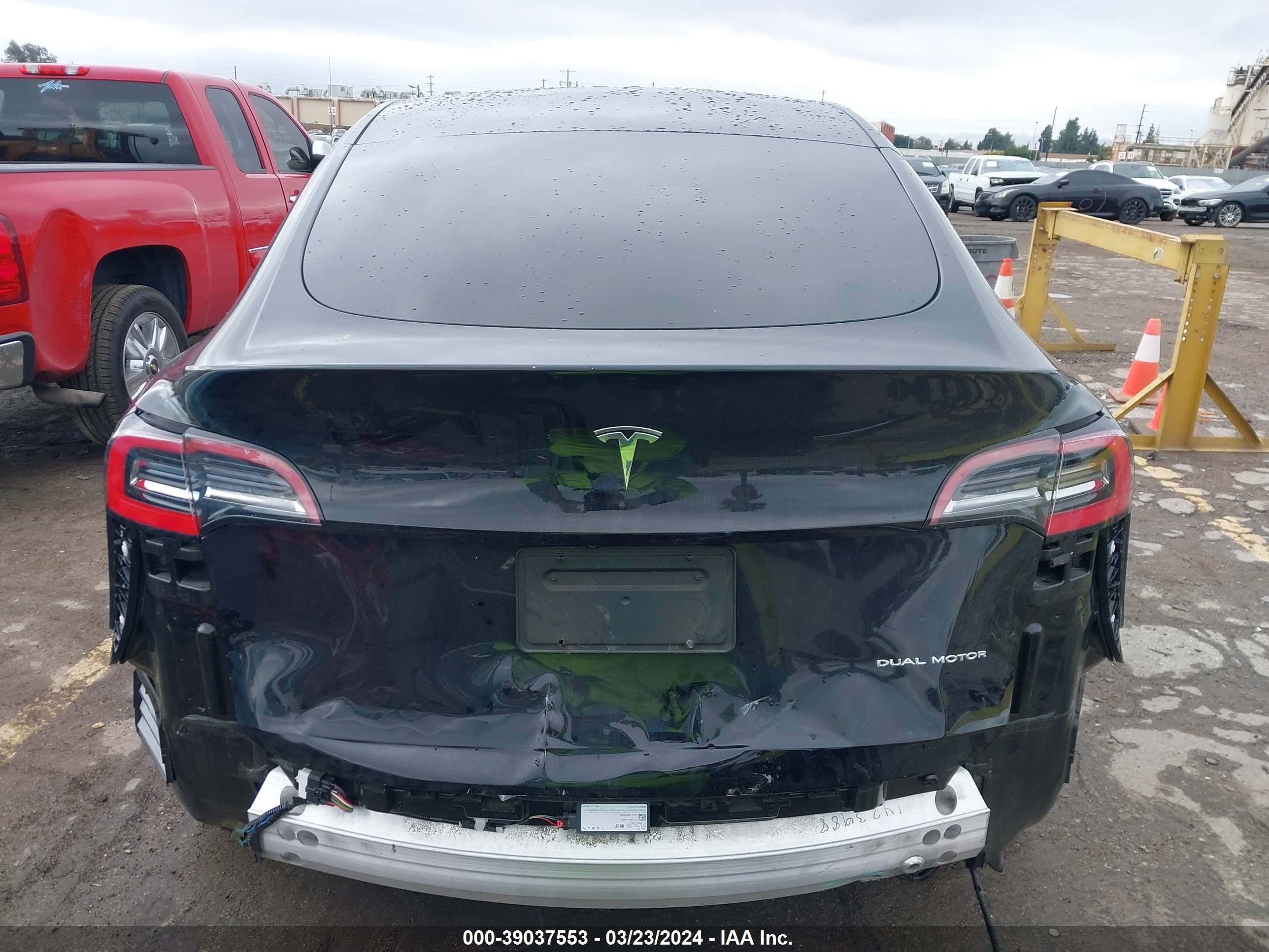 Photo 16 VIN: 5YJYGDEE8MF092444 - TESLA MODEL Y 